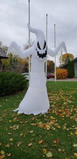 10 Foot LED Light-up Self-Inflating Ghost